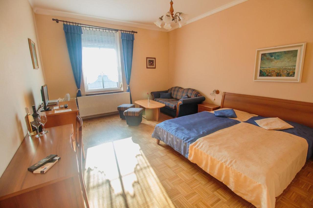 Penzion Exclusive Trenčín Екстериор снимка